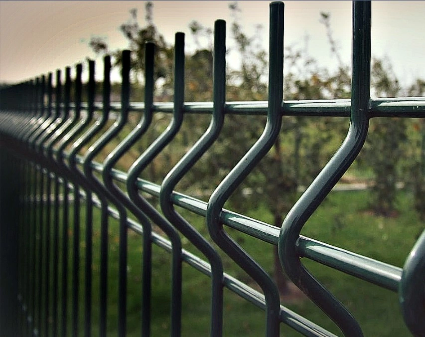 Металлический 3д забор от производителя на заказ в Серов